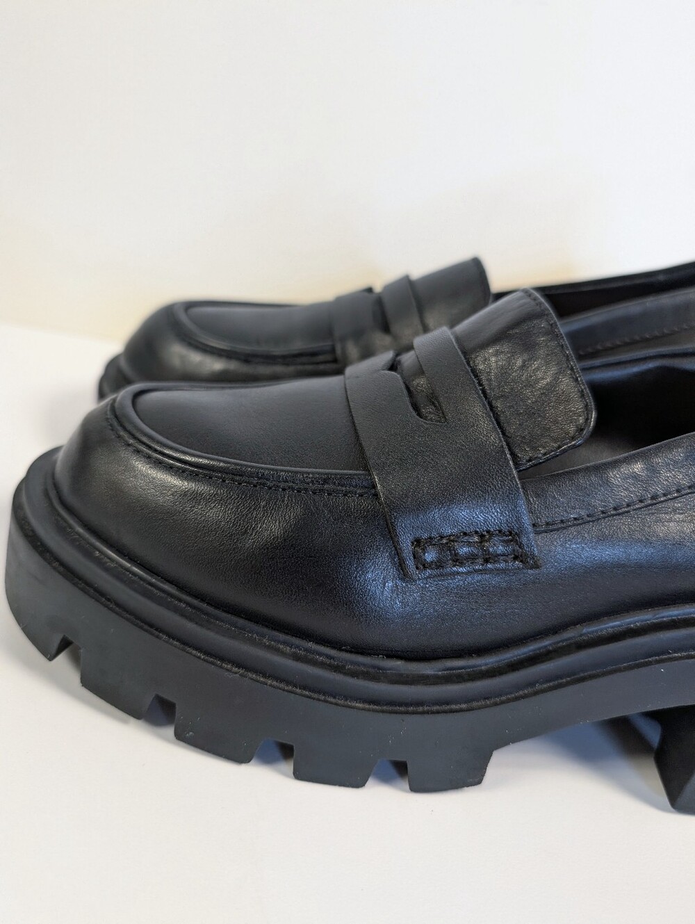 SCHUTZ Christie Black Leather Chunky Lug Platform Loafers 6.5B - Picture 11 of 15